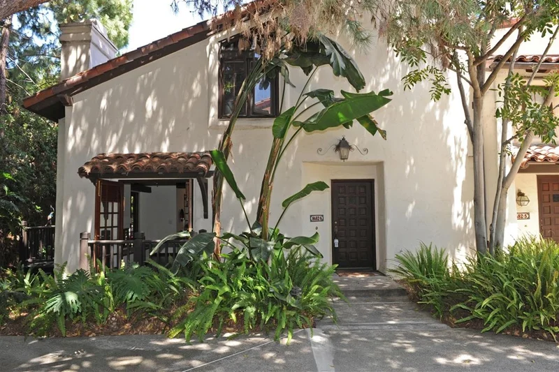 8682 Villa La Jolla Drive #6, La Jolla, CA 92037