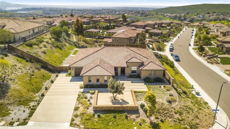 416 Agua Vista Dr, Chula Vista, CA 91914