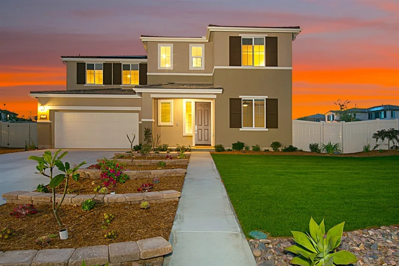 1174 Tesoro Pl, Vista, CA 92081