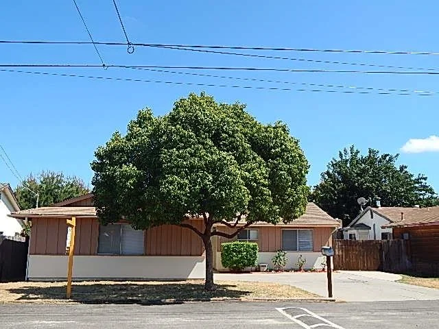 8741 Rhodes, Santee, CA 92071