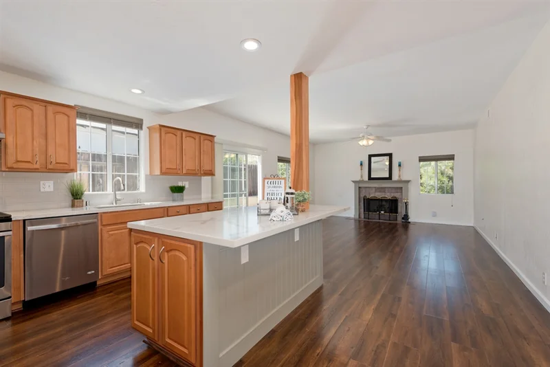 10014 Pinewood View, Santee, CA 92071