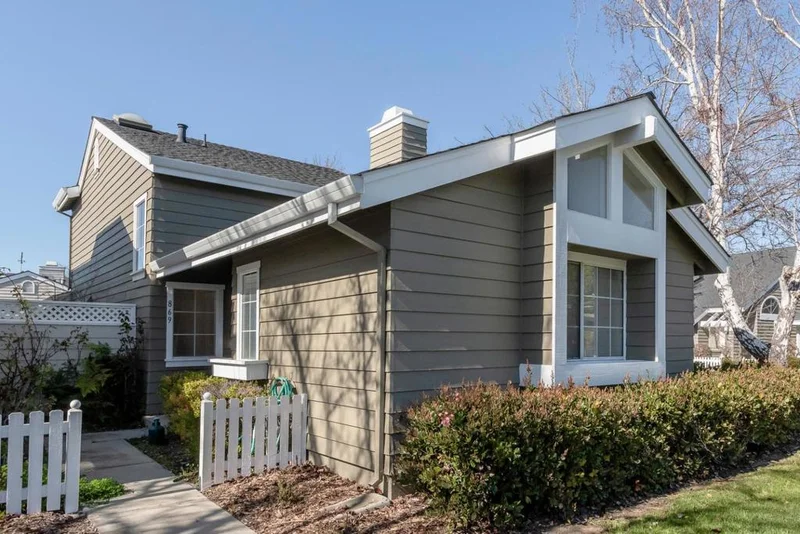 869 Newport Circle, Redwood City, CA 94065