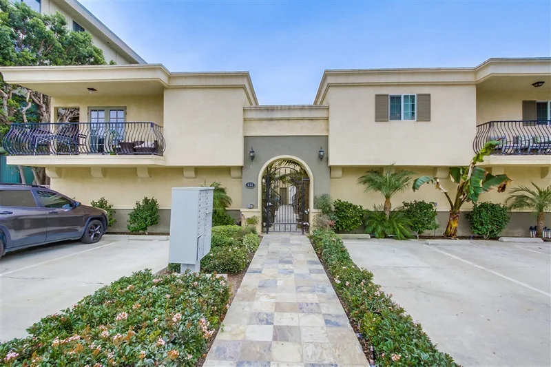 853 Thomas Ave #14, San Diego, CA 92109