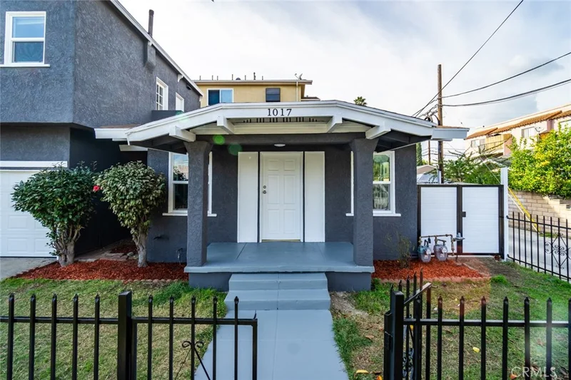 1015 Junipero Avenue, Long Beach, CA 90804