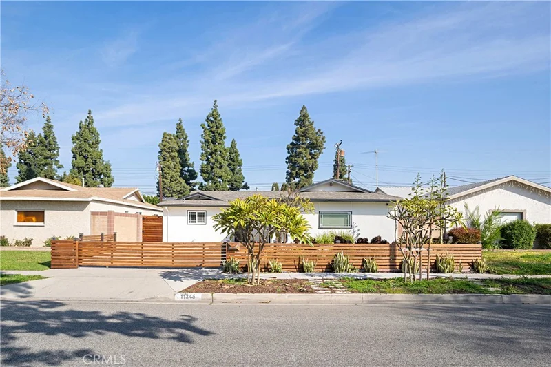 11345 Chadwell, Lakewood, CA 90715