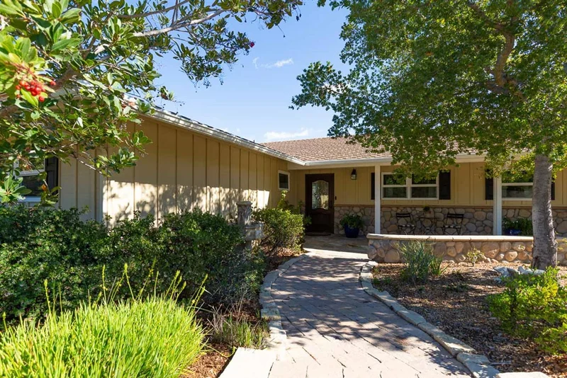 11309 Meadow View Rd, El Cajon, CA 92020