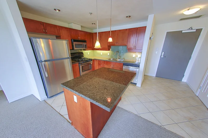 1240 India #517, San Diego, CA 92101