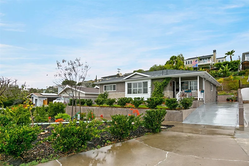 5163 Foothill Blvd, San Diego, CA 92109