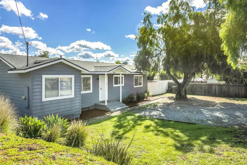 254 Alta Ln, El Cajon, CA 92021