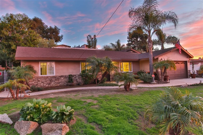 1230 Cinchona Street, Vista, CA 92083
