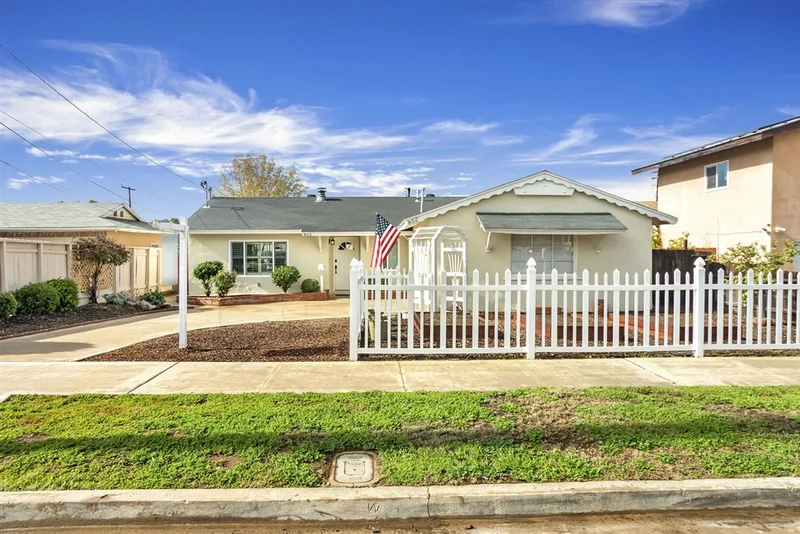 852 Lincoln Ave, El Cajon, CA 92020