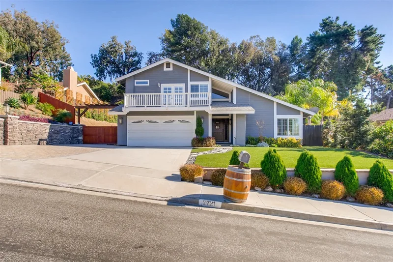 2721 Chestnut Ave, Carlsbad, CA 92010