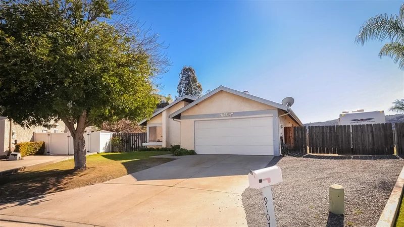 9107 Jennings Vista Cir, Lakeside, CA 92040
