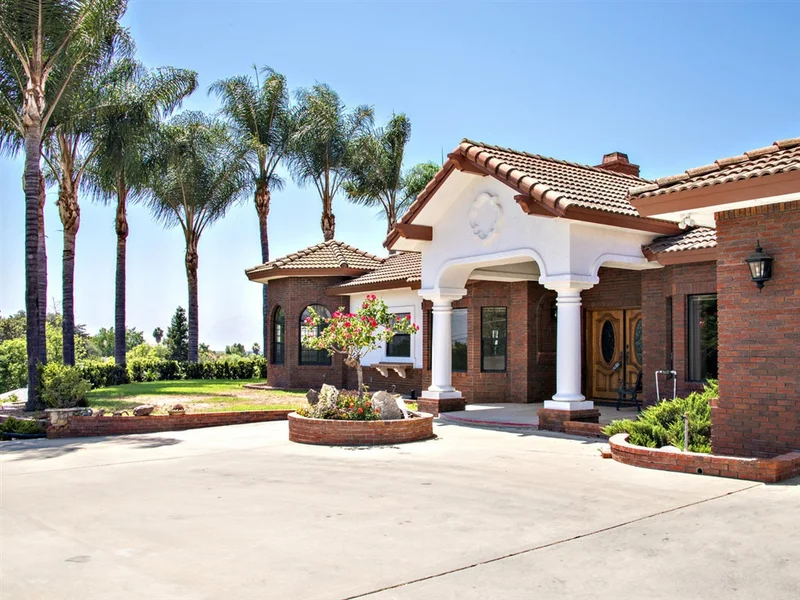 624 Hillcrest Ln, Fallbrook, CA 92028