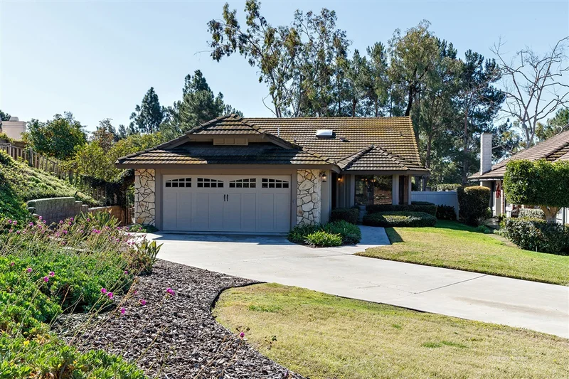 1245 Hatcreek Ct, Vista, CA 92081