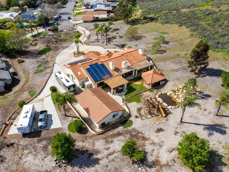 12466 Vaughan Rd, Poway, CA 92064