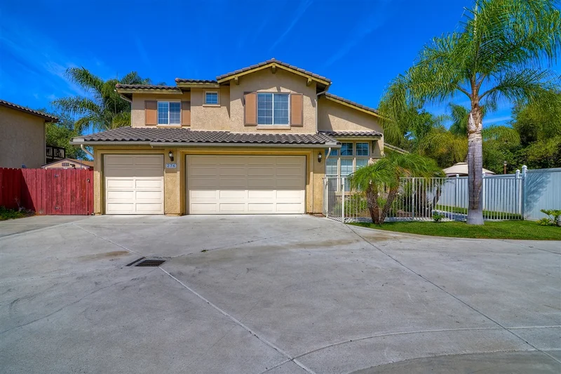 276 Amelia Ct, Vista, CA 92084