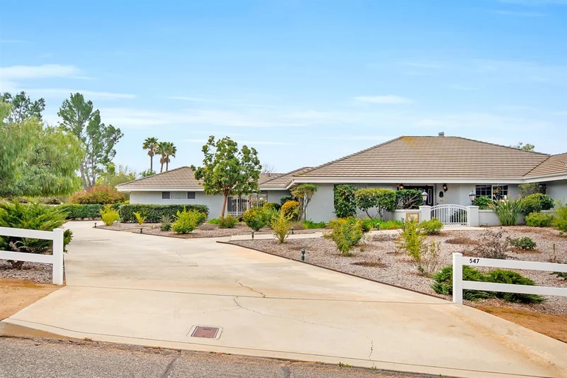 547 Parsons Ln, San Marcos, CA 92069
