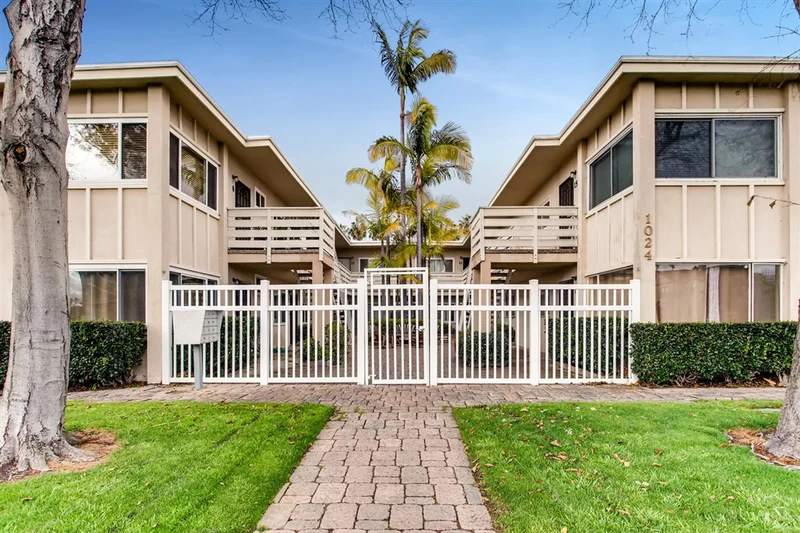 1024 Loring St. #5, San Diego, CA 92109
