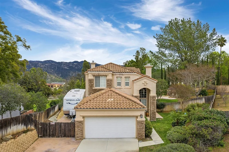 2597 Mountain Crest, Escondido, CA 92027