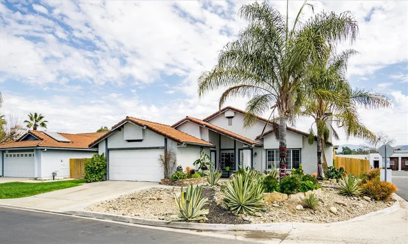 10301 Paseo Palmas, Lakeside, CA 92040