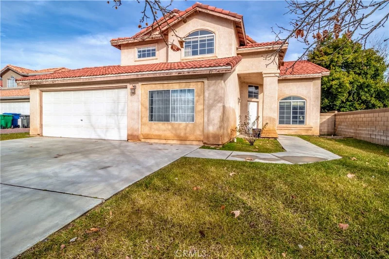 1135 Amorosa, Lancaster, CA 93535