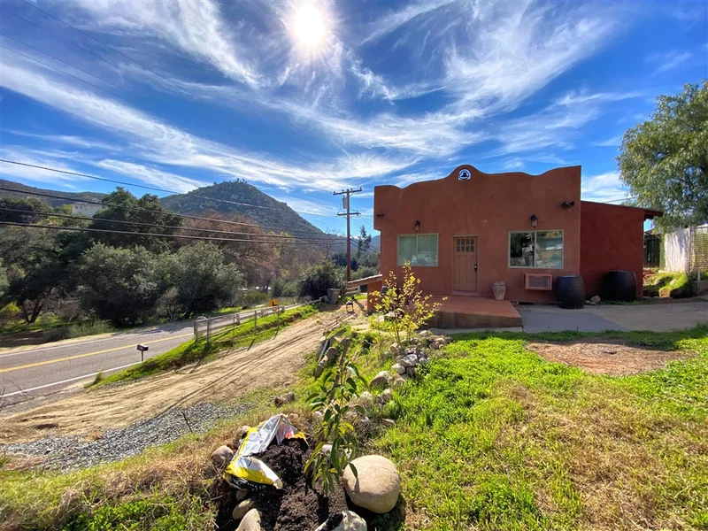 431 Harbison Canyon Rd., El Cajon, CA 92019