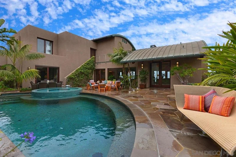 5174 Chelsea St, La Jolla, CA 92037