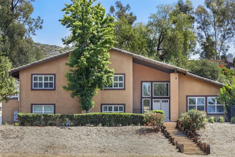 25911 Kaywood Ct, Escondido, CA 92026