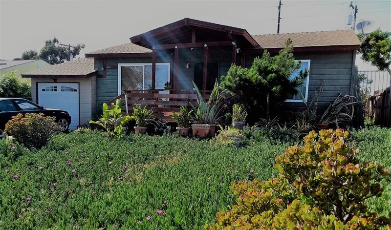 614 Sunset Dr, Oceanside, CA 92058