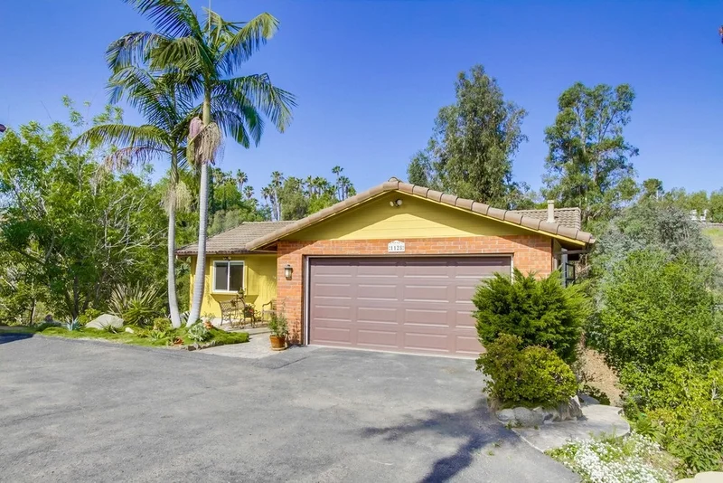 1128 Vista Bonita Drive, Vista, CA 92083