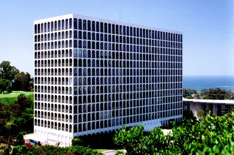 1001 Genter St #8B, La Jolla, CA 92037