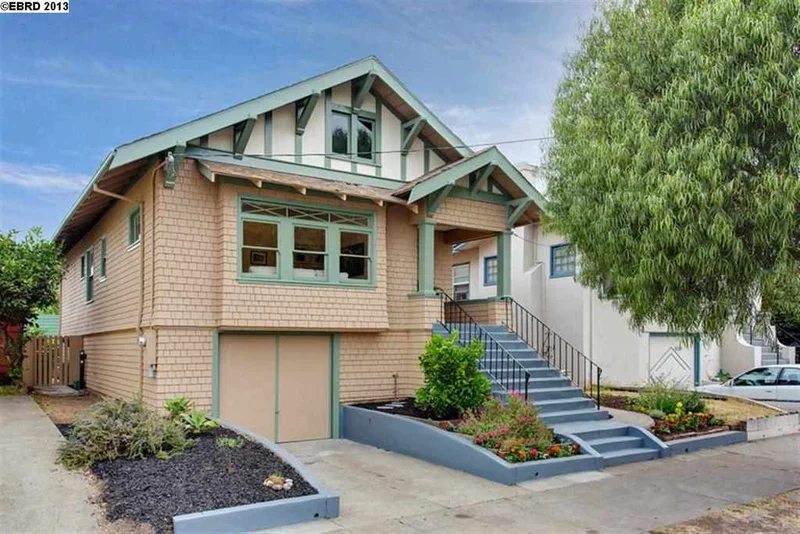 892 55th St, Oakland, CA 94608-3235