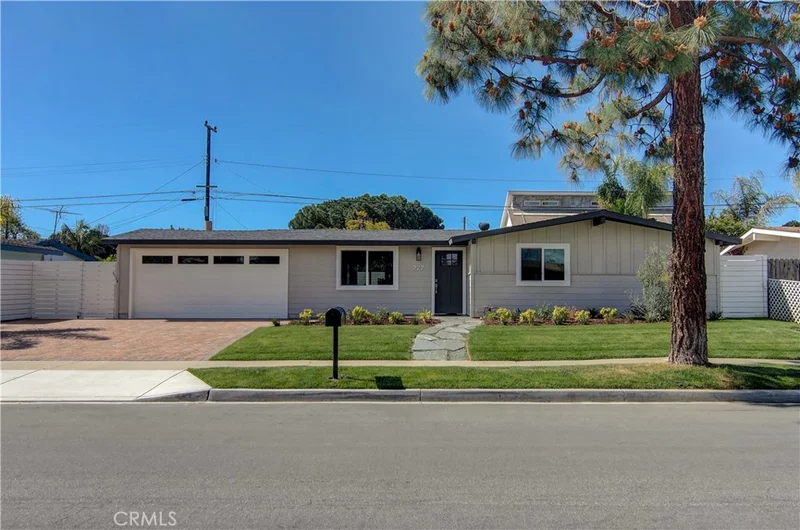 227 Rose, Costa Mesa, CA 92627