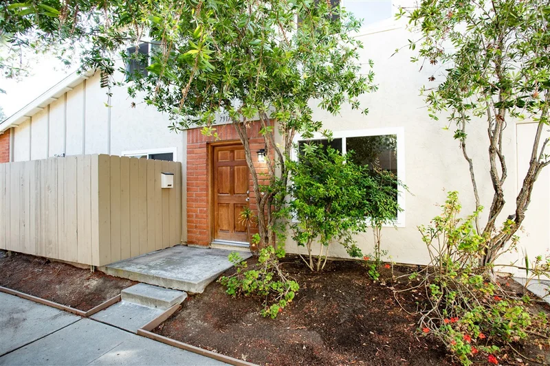 7917 Camino Glorita, San Diego, CA 92122