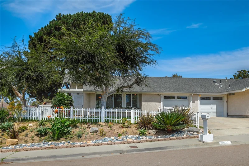 904 Sandcastle Dr, Cardiff By The Sea, CA 92007