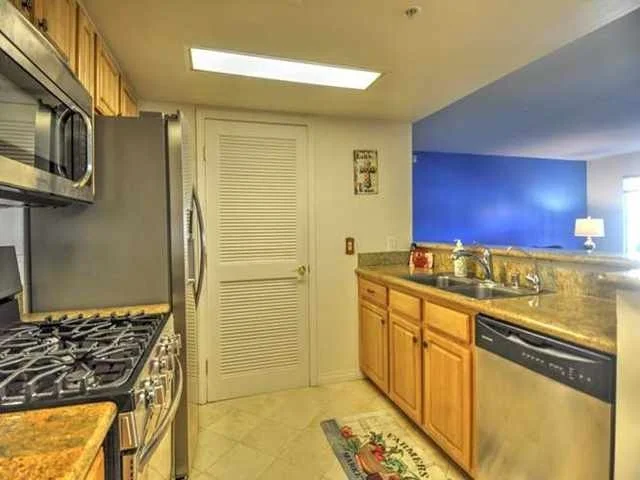 100 River Circle #102, Oceanside, CA 92057