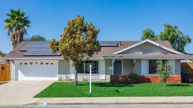 911 Mclain St, Escondido, CA 92027