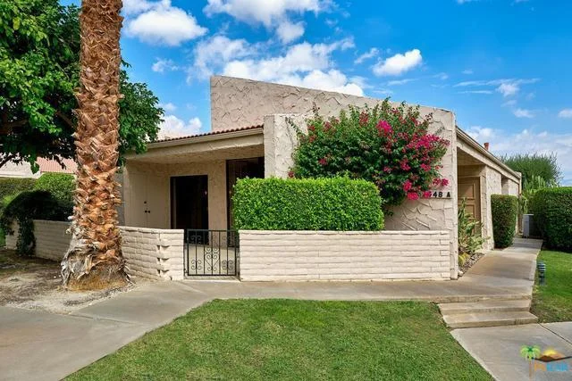 2548 Whitewater Club #A, Palm Springs, CA 92262