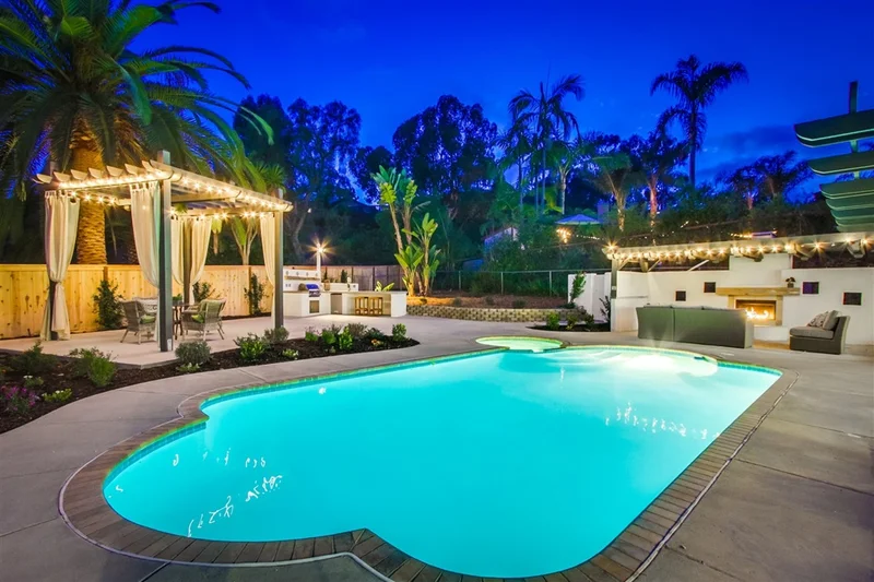 1004 Summer Holly Lane, Encinitas, CA 92024