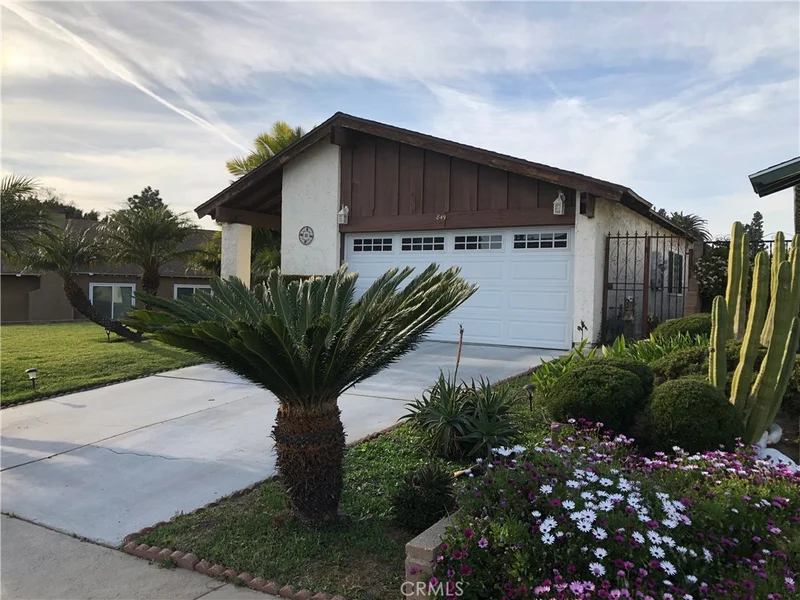 849 126th, Los Angeles, CA 90044