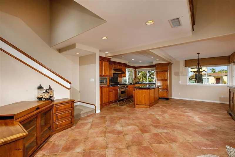 4651 Saratoga Ave, San Diego, CA 92107