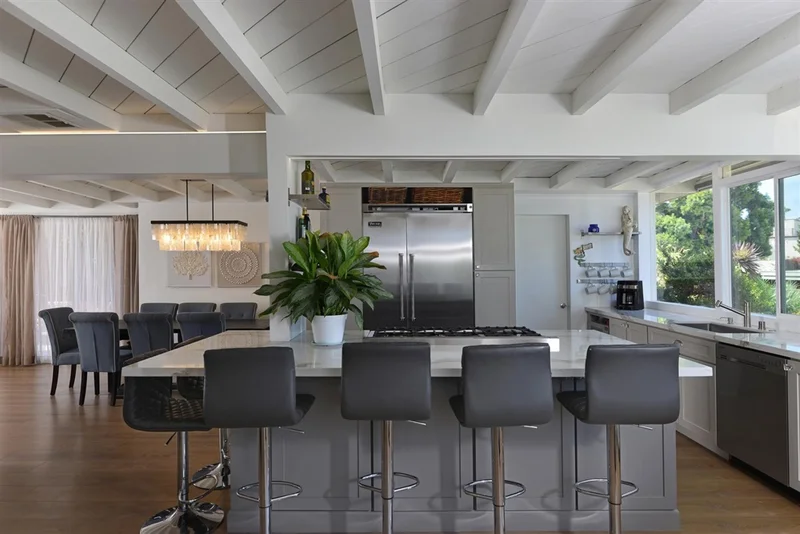 6327 Dowling Dr, La Jolla, CA 92037