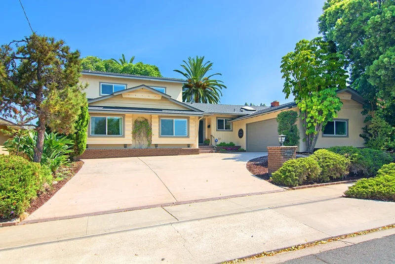 6272 Lambda Dr, San Diego, CA 92120