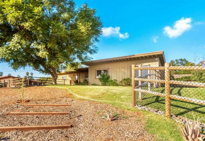 546 Clarence Ln, Escondido, CA 92029