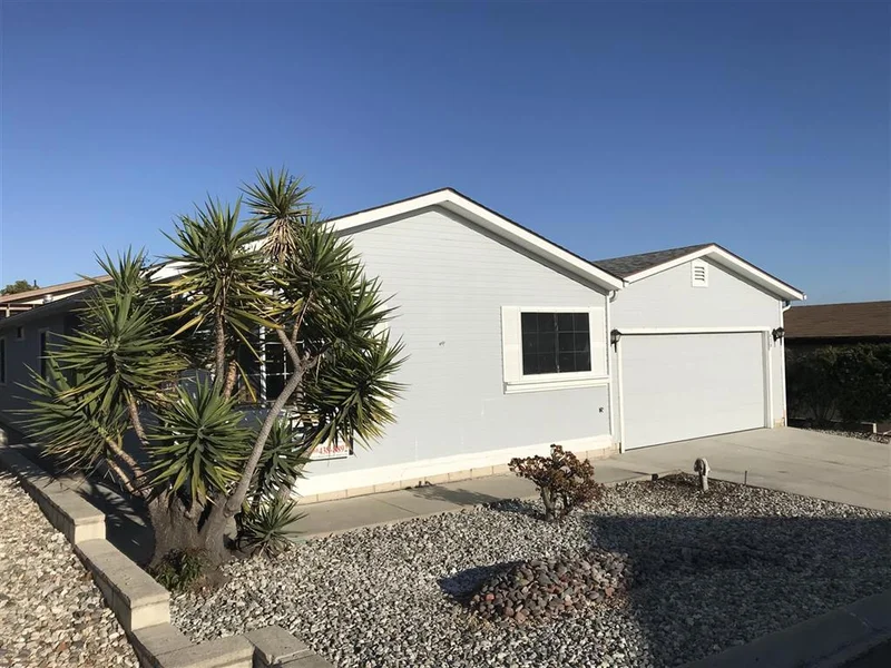 629 Via Columbia, Vista, CA 92081