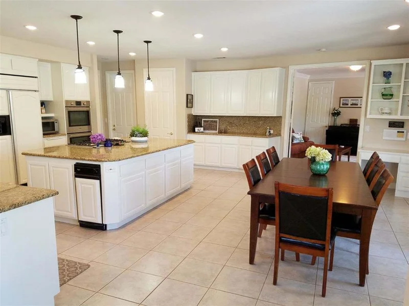 899 Carmona Court, Chula Vista, CA 91910