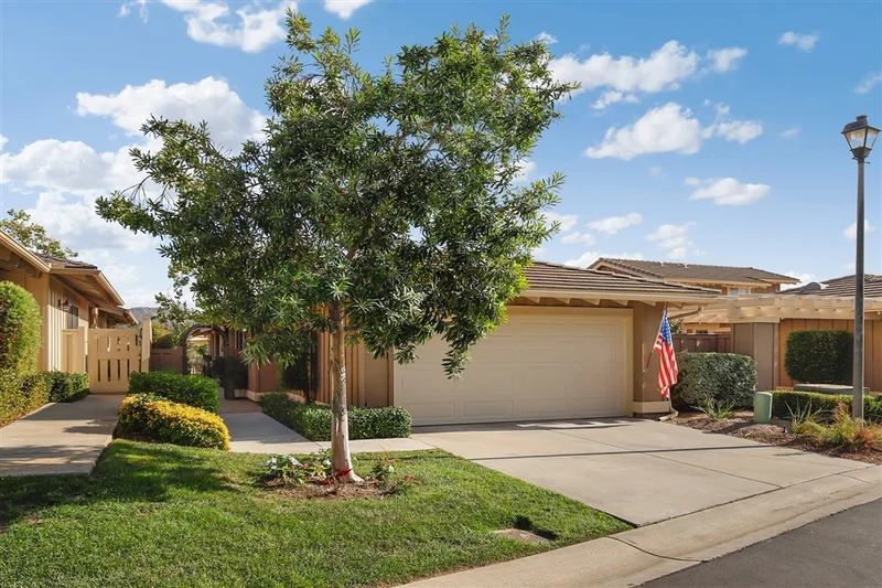 8541 Circle R Course Ln, Escondido, CA 92026