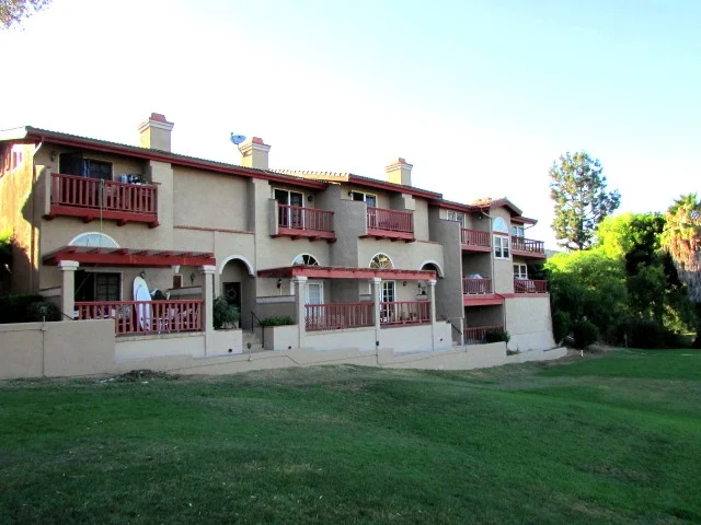 2583 Navarra Dr. #B, Carlsbad, CA 92009