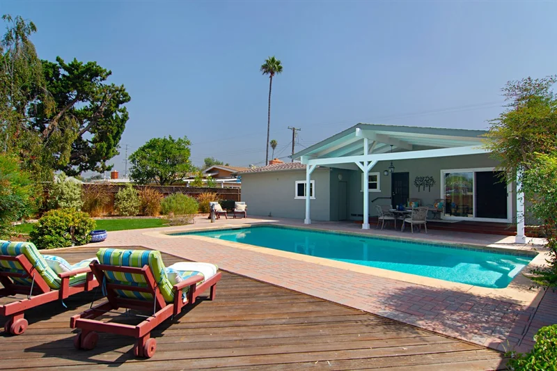 6170 Cowles Mountain Blvd, La Mesa, CA 91942
